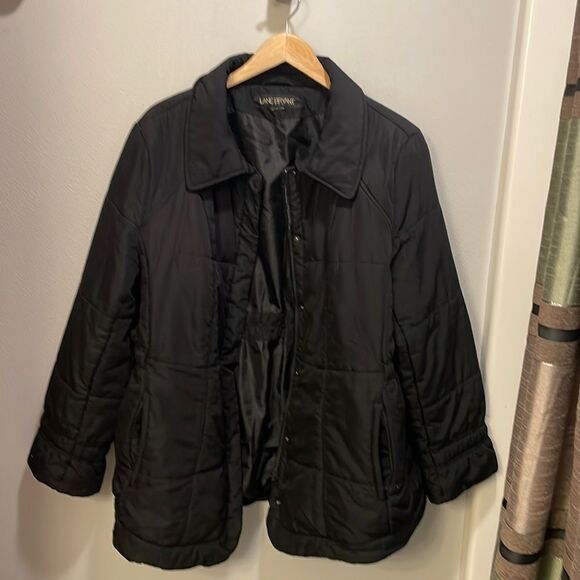 LANE Bryant woman’s black puffer jacket. It has no zipper but can be buttoned up - Picture 1 of 6